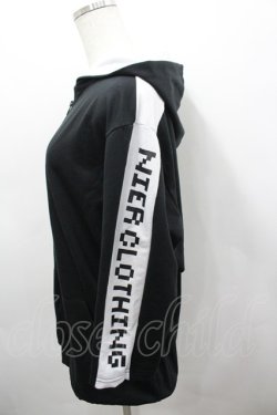 画像2: NieR Clothing / 袖ロゴジップアップパーカー  ブラック　 I-26-03-23-019-PU-TO-SA-ZI