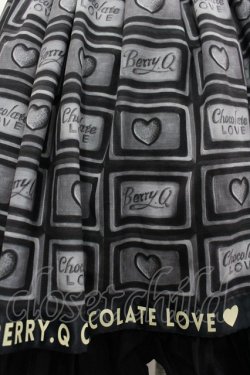 画像3: BERRY.Q（海外ロリータブランド） / チョコレート柄ジャンパースカート  黒 I-26-03-25-042-LO-BG-SA-ZI