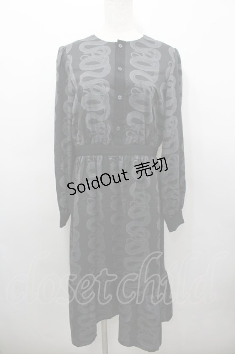 画像1: HYSTERIC GLAMOUR / SNAKE LOOP柄ギャザーワンピース  ブラック I-26-03-25-065-PU-OP-SA-ZI (1)