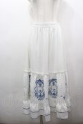axes femme / リボンＸブーケ刺繍スカート F 白Ｘ青 I-26-03-25-076-AX-SK-SA-ZI
