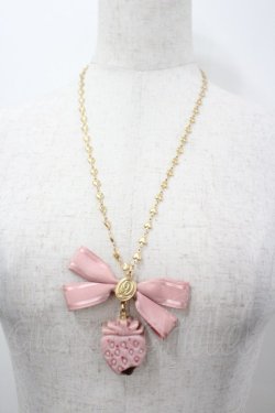 画像2: Q-pot. / ストロベリーガナッシュリボンネックレス  ピンク I-26-03-30-124-QP-AC-SA-ZI