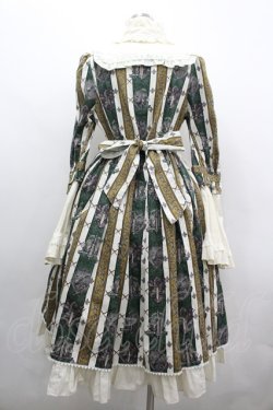 画像2: ALICE and the PIRATES / St.Lily Wolf〜狼騎士と百合の誓い〜柄ワンピース  グリーン I-26-04-01-051-PA-OP-SA-ZI