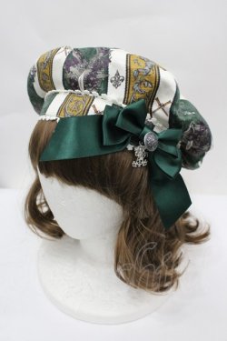 画像1: ALICE and the PIRATES / St.Lily Wolf〜狼騎士と百合の誓い〜柄ベレー帽  グリーン I-26-04-01-122-PA-AC-SA-ZI