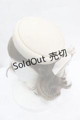 axes femme / ブローチ付カクテルハット  ベージュ I-26-04-03-088-AX-TO-TE-ZI