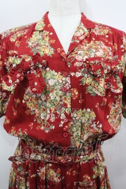 画像2: PINK HOUSE / チェリーブーケ柄スモッキング刺繍開襟ワンピース  赤 I-26-04-06-076-LO-OP-TE-ZI