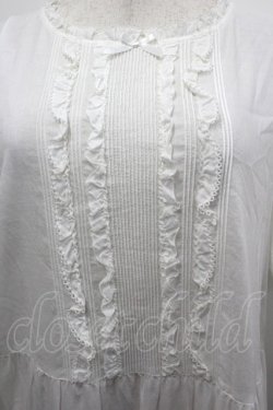 画像2: PINK HOUSE / ピンタックフリル半袖ワンピース  白 I-26-04-06-079-LO-OP-SA-ZI