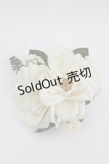 INGEBORG / フラワーコサージュ  白 I-26-04-06-121-LO-AC-TE-ZI