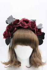 画像1: LOLITAその他(お買取対象外) / ローズ&蝶モチーフカチューシャ  黒Ｘ赤 I-26-04-08-078-LO-ZA-SA-ZI (1)