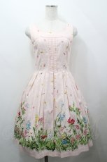 画像1: Emily Temple cute / お花畑プリントリボンベルト付ノースリーブワンピース  ピンク I-26-04-12-049-ET-OP-TE-ZI (1)
