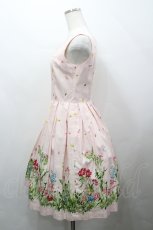 画像2: Emily Temple cute / お花畑プリントリボンベルト付ノースリーブワンピース  ピンク I-26-04-12-049-ET-OP-TE-ZI (2)
