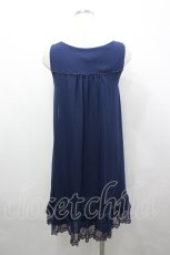 画像3: axes femme / スカラップ刺繍シフォンプリーツワンピース M 紺 I-26-04-19-075-AX-OP-TE-ZI (3)