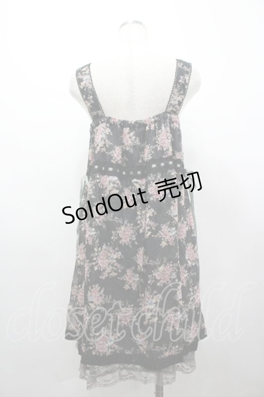 画像2: axes femme / フラワーブーケシフォンプリントジャンパースカート M 黒 I-26-04-19-079-AX-OP-TE-ZI (2)