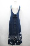 画像1: PINK HOUSE / テリア刺繍&ワッペンジャンパースカート  インディゴ I-26-04-19-097-LO-OP-SA-ZI (1)