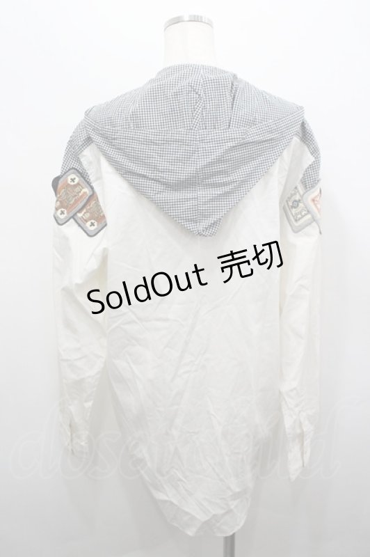 画像2: Karl Helmut / トランプワッペン&ギンガムチェックフードシャツ  白Ｘ黒 I-26-04-20-049-EL-BL-SA-ZI (2)