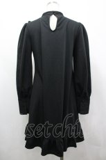 画像2: Jamieエーエヌケー / ハイネックフリル長袖ワンピース  黒 I-26-04-26-050-0-OP-SA-ZI (2)