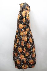 画像2: PINK HOUSE / いちごバスケット柄たくし上げフード半袖ワンピース  黒 I-26-04-26-067-LO-OP-TE-ZI (2)