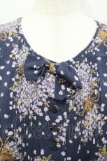 画像4: PINK HOUSE / 勿忘草柄裾プリーツワンピース  紺 I-26-04-26-069-LO-OP-TE-ZI (4)