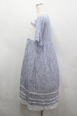 画像2: PINK HOUSE / コットンレース使いワンピース  青ストライプＸ白 I-26-04-26-074-LO-OP-SA-ZI (2)