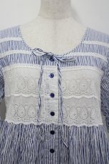 画像4: PINK HOUSE / コットンレース使いワンピース  青ストライプＸ白 I-26-04-26-074-LO-OP-SA-ZI (4)