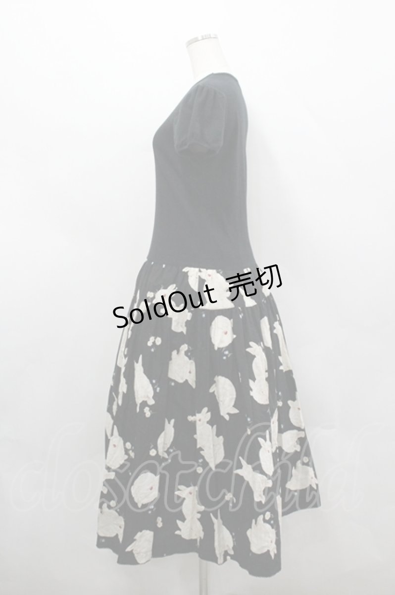 画像2: PINK HOUSE / うさぎさん総柄カットワンピース  黒Ｘ白 I-26-04-26-081-LO-OP-SA-ZI (2)