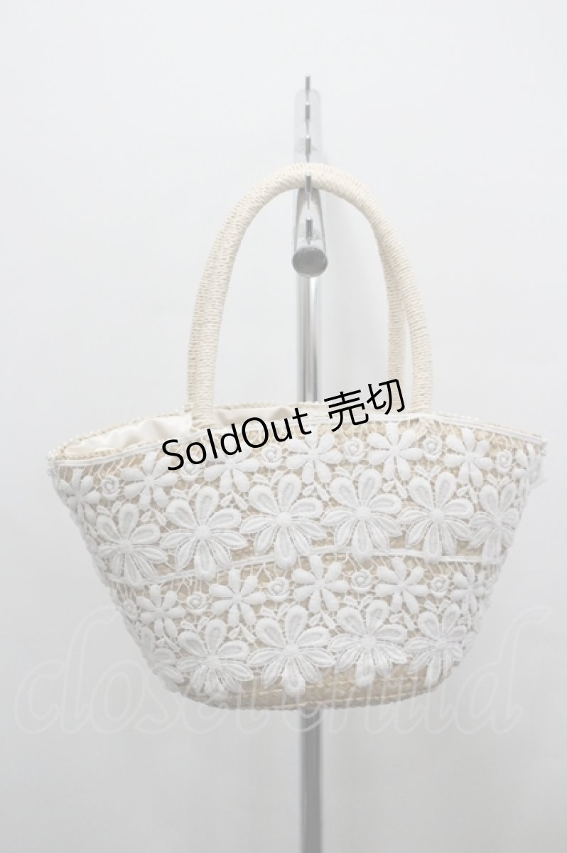 画像2: axes femme / フラワーレースストローバッグ  アイボリーＸ白 I-26-04-26-110-AX-BG-SA-ZI (2)