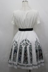 画像3: Moi-meme-Moitie / ステンドグラスプリントサテンワンピース 2 白 I-26-04-27-054-MO-OP-SA-ZI (3)