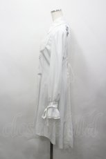 画像2: Ozz oneste / ダブルカラーシャツラメフリルワンピース  ホワイトグレー I-26-04-27-059-OO-OP-SA-ZI (2)