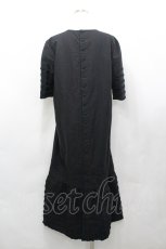 画像3: WONDERFUL WORLD / ピコフリルピンタック半袖ワンピース  黒 I-26-04-27-066-LO-SK-SA-ZI (3)
