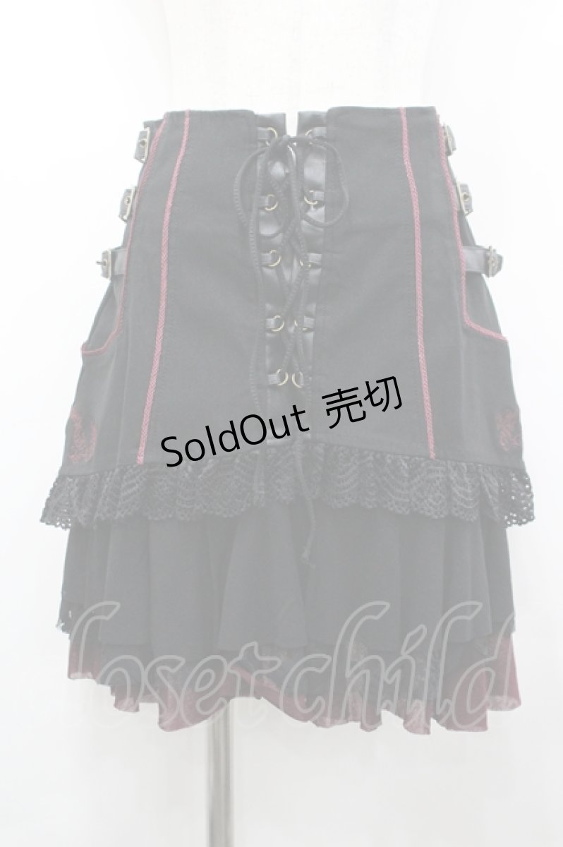 画像1: Ozz Croce / フロント編み上げサイドベルトデザインスカート  黒×赤 I-26-04-27-070-OO-SK-TE-ZI (1)