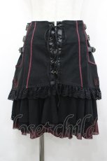 画像1: Ozz Croce / フロント編み上げサイドベルトデザインスカート  黒×赤 I-26-04-27-070-OO-SK-TE-ZI (1)