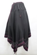 画像2: Ozz oneste / 花刺繍プリントイレヘム2Wayスカート  黒×紫 I-26-04-27-071-OO-SK-TE-ZI (2)