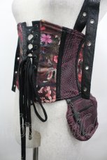 画像3: Qutie Frash / サスデザイン和柄コルセット  赤Ｘ黒 I-26-04-27-081-QU-ZA-SA-ZI (3)