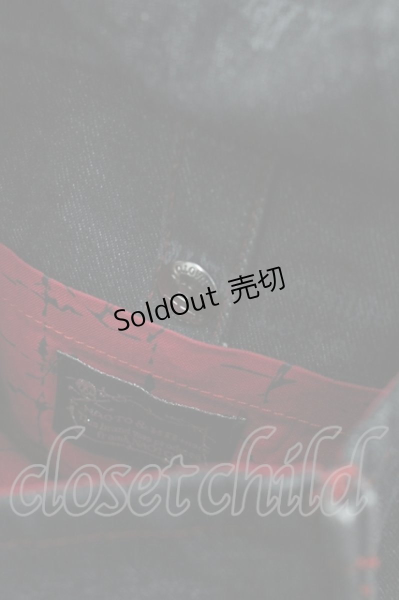 画像4: HN+nois / クロスチャームデニムショルダーバッグ  黒×赤 I-26-04-27-084-HN-BG-TE-ZI (4)