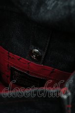 画像4: HN+nois / クロスチャームデニムショルダーバッグ  黒×赤 I-26-04-27-084-HN-BG-TE-ZI (4)