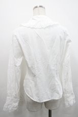 画像2: BABY,THE STARS SHINE BRIGHT / ローズレースピンタックブラウス  白 I-26-04-29-038-BA-BL-SA-ZI (2)