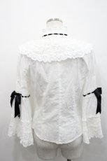 画像2: BABY,THE STARS SHINE BRIGHT / エリザベスブラウス  白Ｘ黒 I-26-04-29-039-BA-BL-SA-ZI (2)