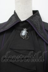 画像2: Rozen Kavalier / カメオブローチジャボ付きシャツ  黒 I-26-04-29-054-OO-BL-SA-ZI (2)