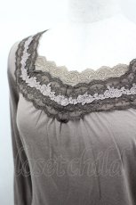 画像2: axes femme / ちょうモチーフ付インナーPO M モカ I-26-05-02-037-AX-TO-SA-ZI (2)