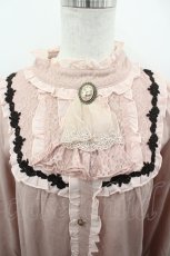 画像2: axes femme / ブローチ付きブラウス風PO M アワピンク I-26-05-02-043-AX-TO-SA-ZI (2)