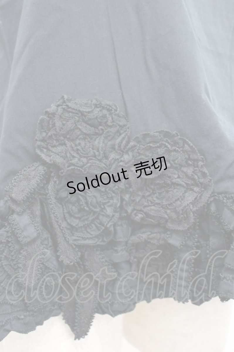 画像3: KANEKO ISAO / チュール&レースフラワーモチーフ付きノースリーブブラウス  ブラック I-26-05-04-070-EL-BL-SA-ZI (3)