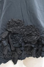 画像3: KANEKO ISAO / チュール&レースフラワーモチーフ付きノースリーブブラウス  ブラック I-26-05-04-070-EL-BL-SA-ZI (3)