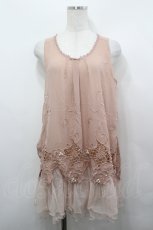 画像1: axes femme / フラワー刺繍パール裾チュールノースリーブチュニック  ピンク I-26-05-04-011-AX-TO-SA-ZI (1)