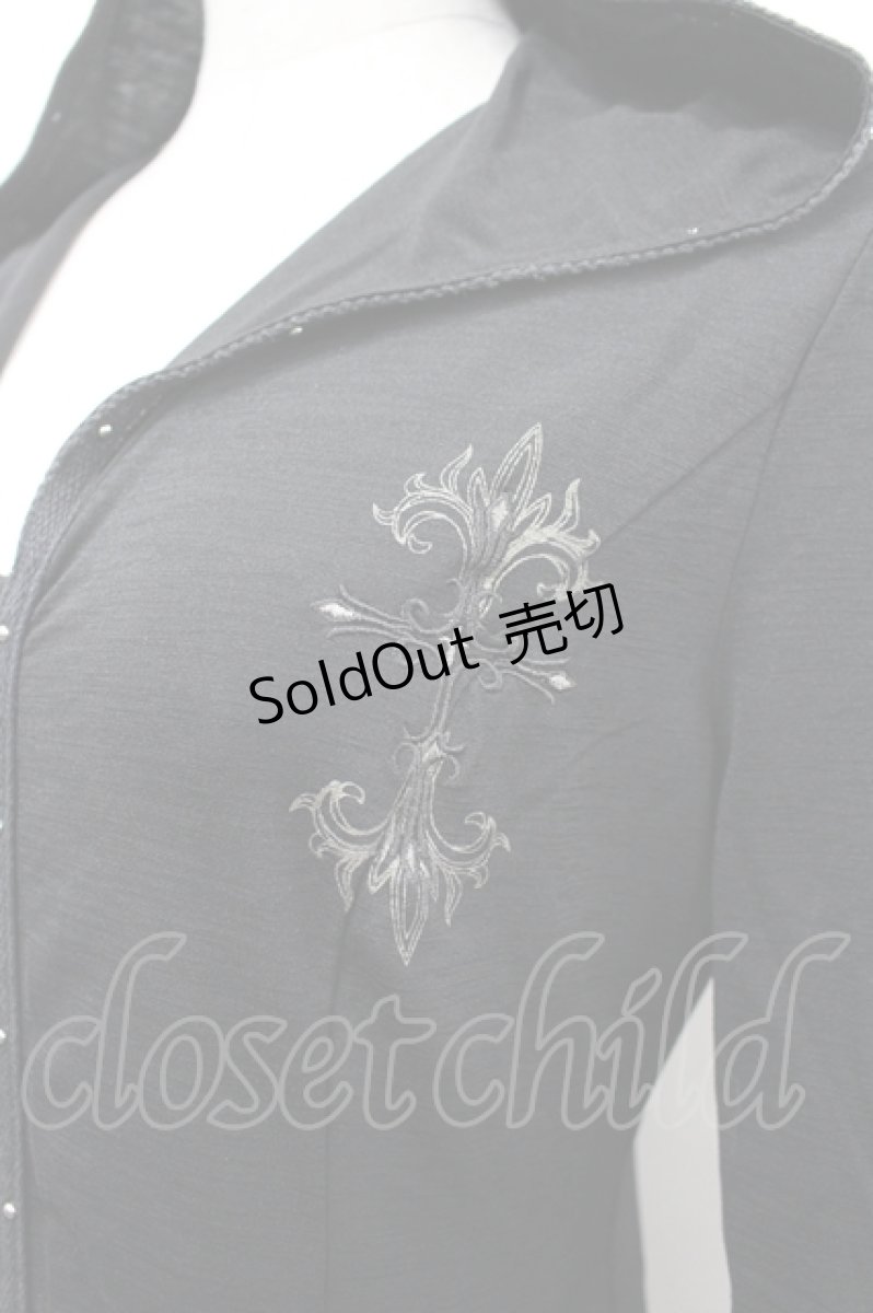 画像3: Ozz Croce / 胸元クロス刺繍パーカー  黒 I-26-05-10-060-OO-TO-SA-ZI (3)