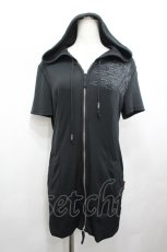 画像1: Ozz Croce / 後ろ刺繍半袖ロングパーカー  黒 I-26-05-10-064-OO-TO-SA-ZI (1)