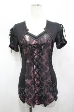 画像1: Ozz Croce / フロント編み上げ&重ね着風半袖トップス  黒Ｘボルドー I-26-05-10-069-OO-TO-SA-ZI (1)