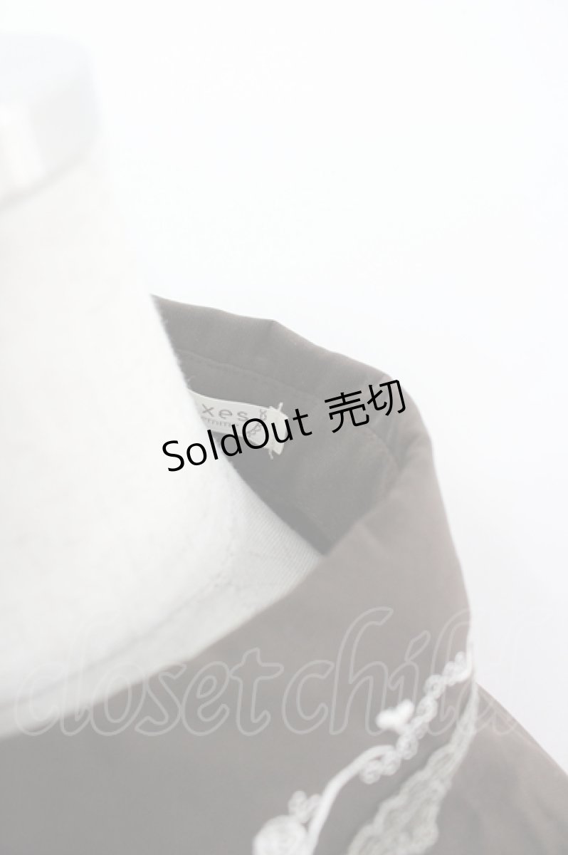 画像3: axes femme / ハートリボン刺繍ブラウス  ブラウン I-26-05-10-011-AX-BL-SA-ZI (3)