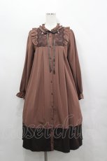 画像1: axes femme / 巻きバラ付フリルワンピース  ブラウン I-26-05-10-101-AX-OP-SA-ZI (1)