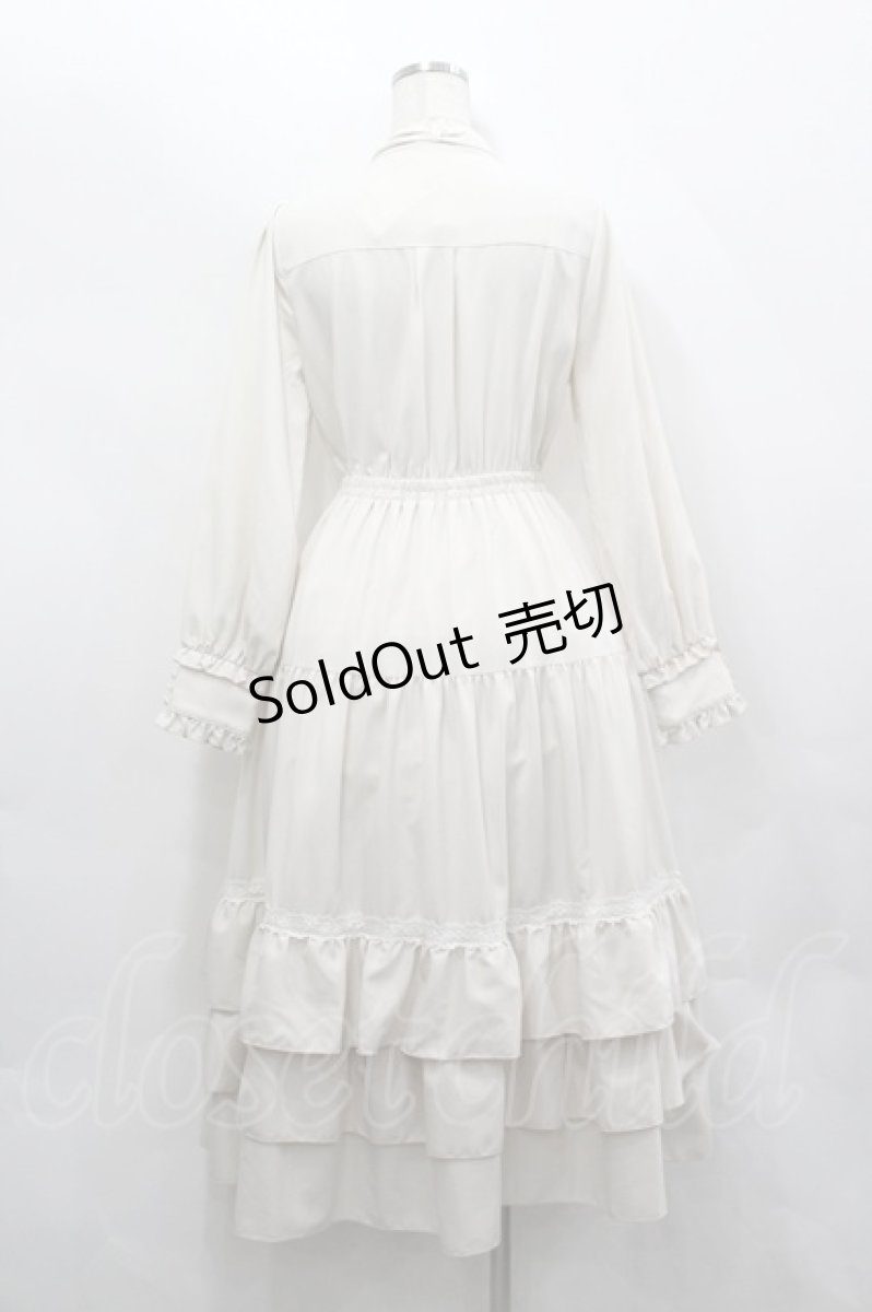 画像3: axes femme / 20th/クラシカルワンピース  ベージュ I-26-05-10-104-AX-BL-SA-ZI (3)