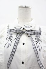 画像3: axes femme / リボン付ローズ刺繍ブラウス L 白 I-26-05-10-013-AX-TO-SA-ZI (3)