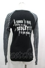 画像2: PEACE NOW / 裾キャラプリント&ボーダーラグランカットソー  黒Ｘグレー I-26-05-10-025-PU-TO-SA-ZI (2)